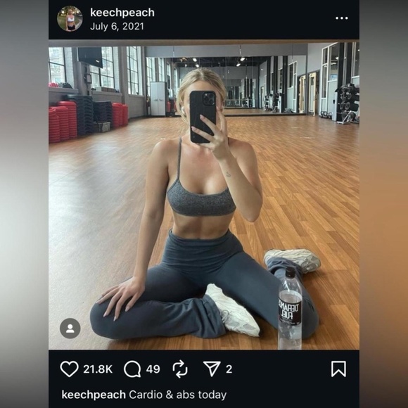 Loren Seamless Sports Bra As Seen On Daisy Keech & Bella Hadid - Picture 2 of 8